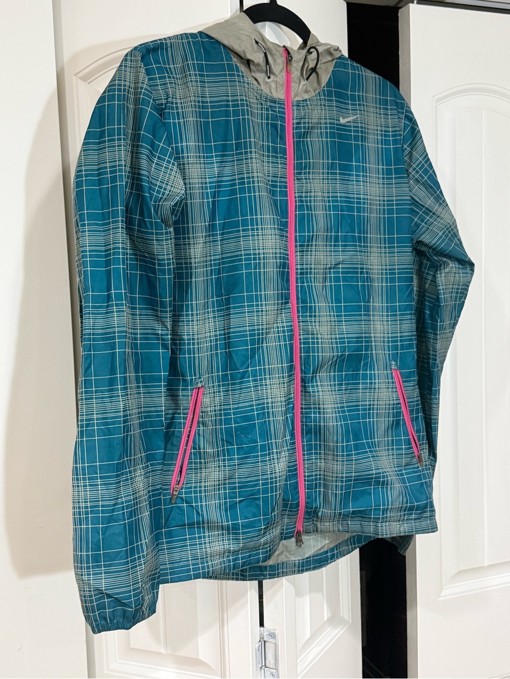 Nike Run Jacket - Womenβs